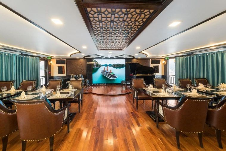 Du thuyền La Regina Legend Vịnh Lan Hạ 